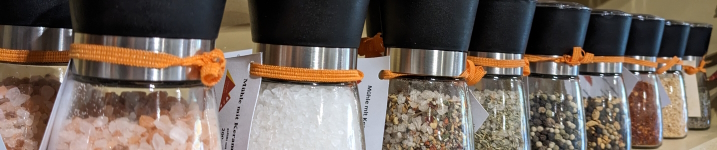 Gefüllte Gewürzmühlen